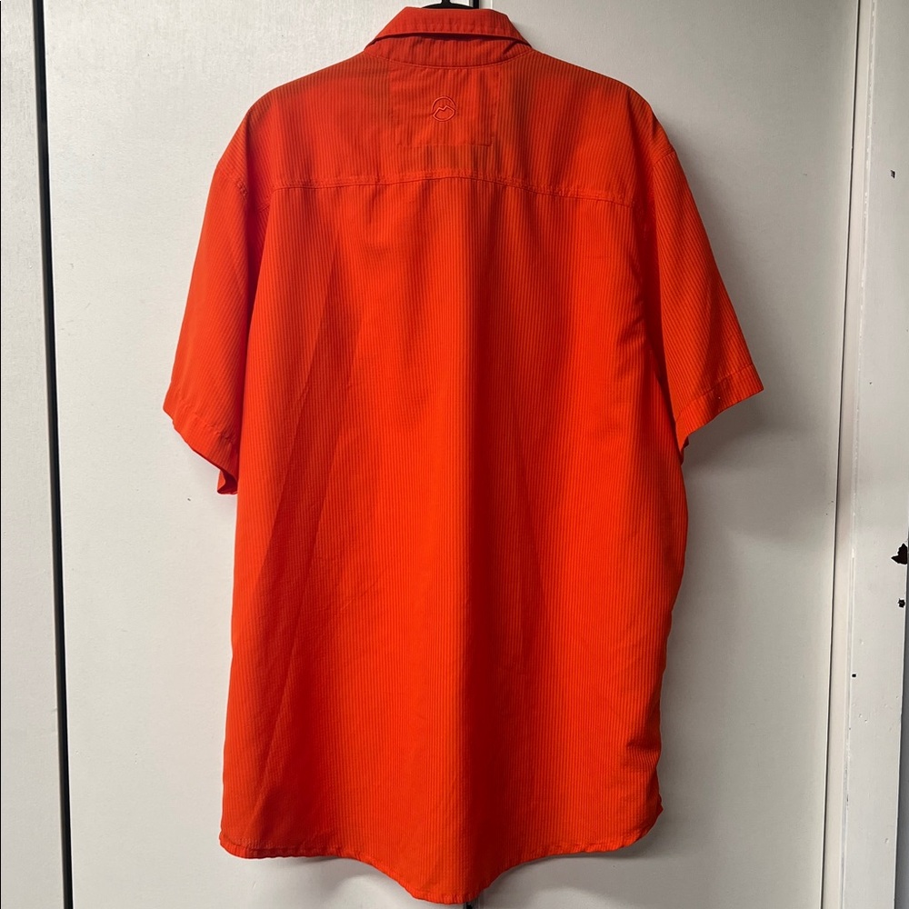 Magellan Brand Loose Fit wicking short sleeve outdoor shirt. - Picture 4 of 6